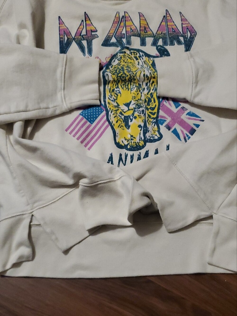 Def Leppard Cream Graphic Crewneck Sweatshirt with Animal Print - Picture 5 of 9